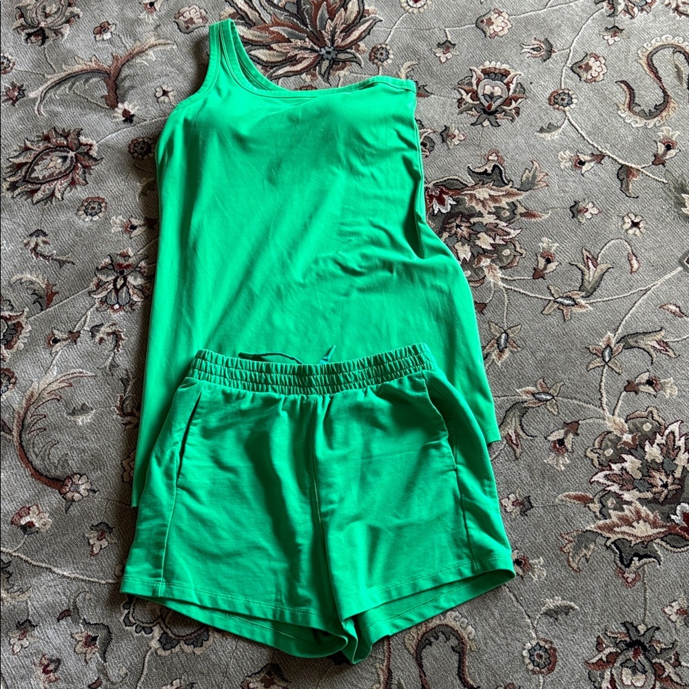 All motion Women sport sweat free dress size m green good condition